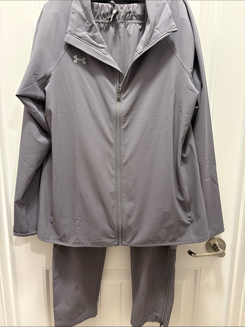 Under Armour Women’s L 2 Piece Track Suit Jacket Pants Gray